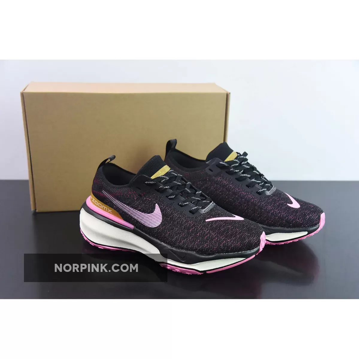 Nike WMNS Invincible Run 3 Earth Pink Spell DR2660-200