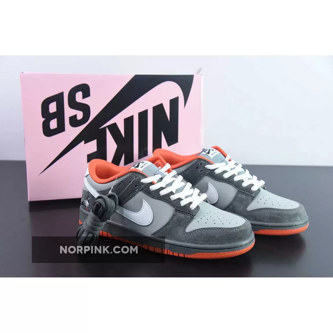 Jeff Staple x Nike Dunk Low Pro SB 'Pigeon' Grey Red | sb pigeon